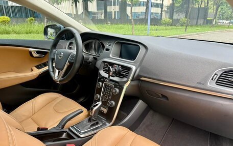 Volvo V40 II рестайлинг, 2019 год, 1 040 000 рублей, 16 фотография
