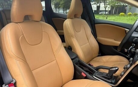 Volvo V40 II рестайлинг, 2019 год, 1 040 000 рублей, 17 фотография
