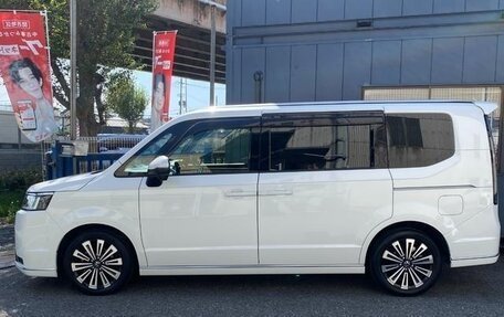 Honda Stepwgn, 2023 год, 2 310 000 рублей, 8 фотография