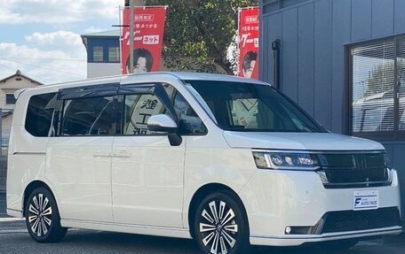 Honda Stepwgn, 2023 год, 2 310 000 рублей, 3 фотография
