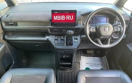 Honda Stepwgn, 2023 год, 2 310 000 рублей, 15 фотография