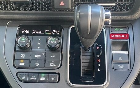 Honda Stepwgn, 2023 год, 2 310 000 рублей, 19 фотография