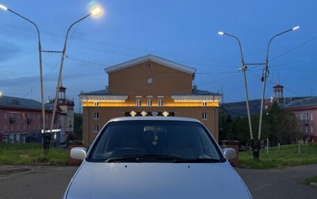 Nissan Bassara, 2001 год, 455 000 рублей, 1 фотография