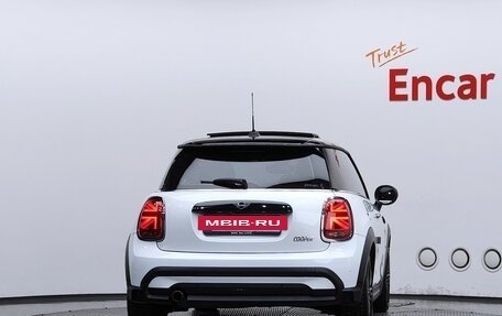 MINI Hatch, 2022 год, 2 051 000 рублей, 3 фотография
