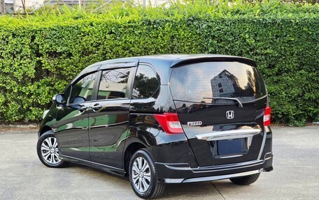 Honda Freed I, 2015 год, 937 000 рублей, 2 фотография