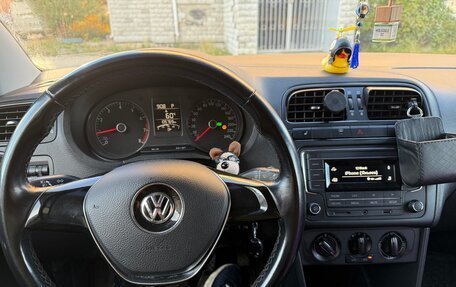 Volkswagen Polo VI (EU Market), 2017 год, 920 000 рублей, 2 фотография