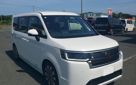 Honda Stepwgn, 2023 год, 2 292 000 рублей, 3 фотография