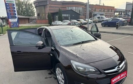 Opel Astra J, 2013 год, 800 000 рублей, 1 фотография