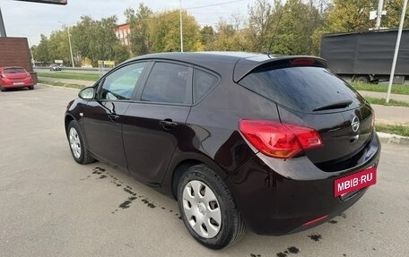 Opel Astra J, 2013 год, 800 000 рублей, 6 фотография