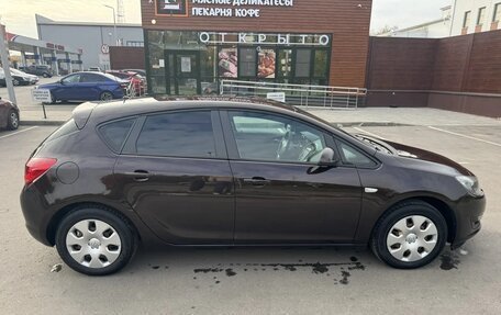 Opel Astra J, 2013 год, 800 000 рублей, 9 фотография