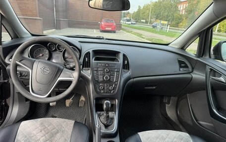 Opel Astra J, 2013 год, 800 000 рублей, 24 фотография