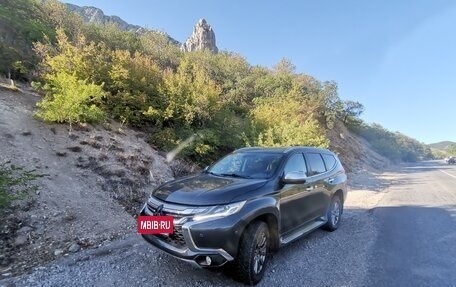 Mitsubishi Pajero Sport III рестайлинг, 2018 год, 2 950 000 рублей, 4 фотография
