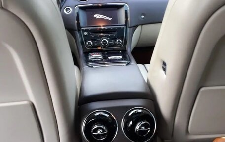 Jaguar XJ IV (X351), 2013 год, 2 400 000 рублей, 11 фотография