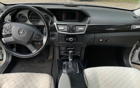 Mercedes-Benz E-Класс, 2010 год, 1 200 000 рублей, 9 фотография