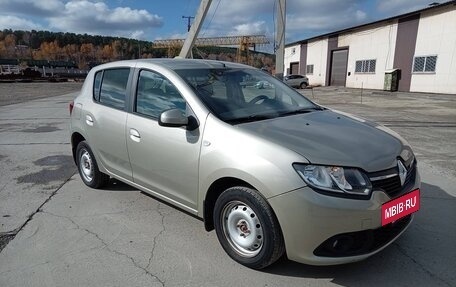 Renault Sandero II рестайлинг, 2015 год, 500 000 рублей, 2 фотография