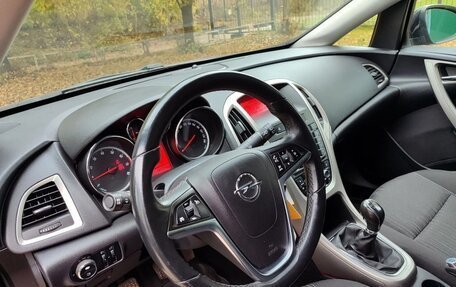 Opel Astra J, 2011 год, 570 000 рублей, 24 фотография