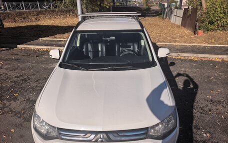 Mitsubishi Outlander III рестайлинг 3, 2013 год, 1 050 000 рублей, 4 фотография