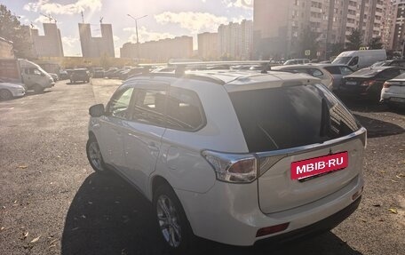 Mitsubishi Outlander III рестайлинг 3, 2013 год, 1 050 000 рублей, 7 фотография