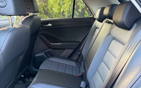 Volkswagen T-Roc I, 2022 год, 1 800 000 рублей, 32 фотография