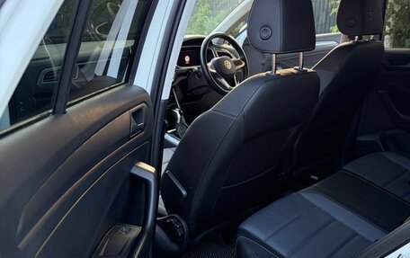 Volkswagen T-Roc I, 2022 год, 1 800 000 рублей, 31 фотография