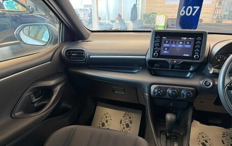 Toyota Yaris, 2020 год, 1 179 000 рублей, 14 фотография