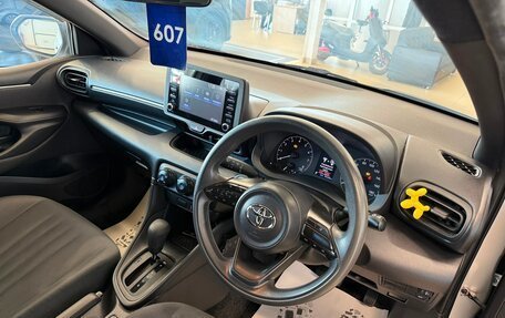 Toyota Yaris, 2020 год, 1 179 000 рублей, 11 фотография
