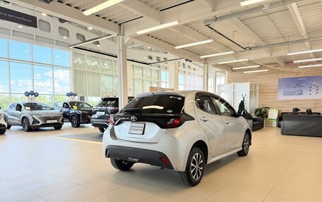 Toyota Yaris, 2020 год, 1 179 000 рублей, 6 фотография