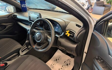 Toyota Yaris, 2020 год, 1 179 000 рублей, 10 фотография