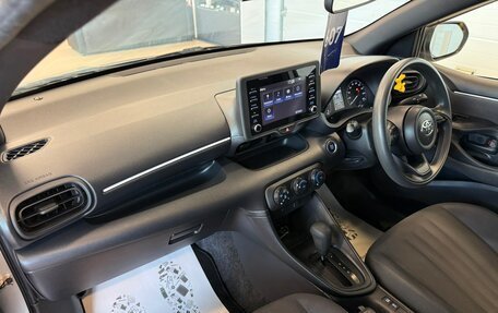 Toyota Yaris, 2020 год, 1 179 000 рублей, 13 фотография
