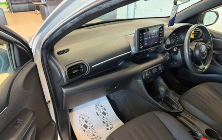 Toyota Yaris, 2020 год, 1 179 000 рублей, 12 фотография