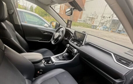 Toyota RAV4, 2021 год, 3 000 000 рублей, 7 фотография