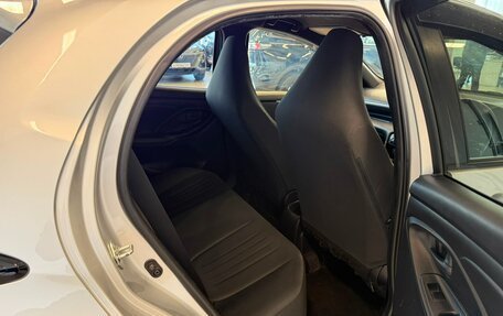 Toyota Yaris, 2020 год, 1 179 000 рублей, 18 фотография