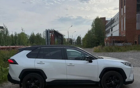 Toyota RAV4, 2021 год, 3 000 000 рублей, 4 фотография