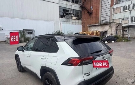 Toyota RAV4, 2021 год, 3 000 000 рублей, 5 фотография