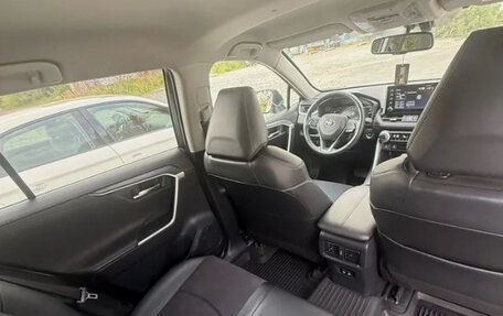 Toyota RAV4, 2021 год, 3 000 000 рублей, 8 фотография