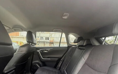 Toyota RAV4, 2021 год, 3 000 000 рублей, 12 фотография