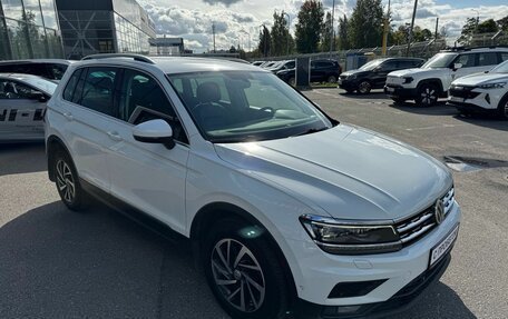 Volkswagen Tiguan II, 2018 год, 2 810 000 рублей, 4 фотография