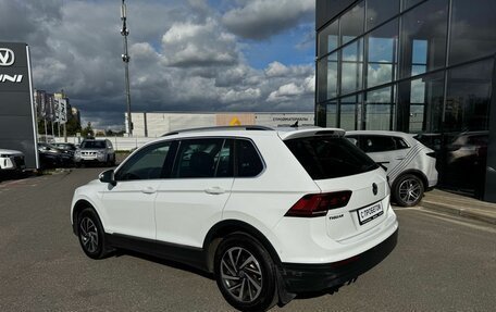 Volkswagen Tiguan II, 2018 год, 2 810 000 рублей, 8 фотография