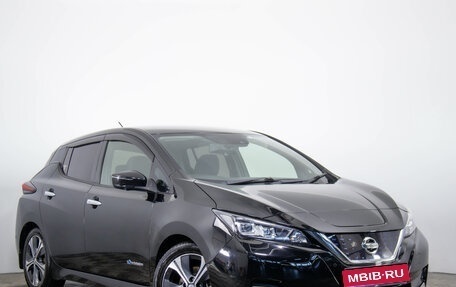 Nissan Leaf II, 2018 год, 1 699 000 рублей, 1 фотография