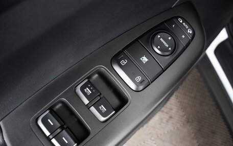 KIA Sportage IV рестайлинг, 2019 год, 2 439 000 рублей, 21 фотография