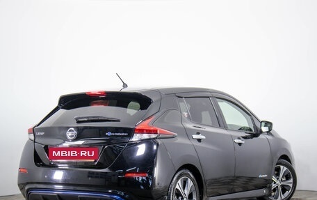 Nissan Leaf II, 2018 год, 1 699 000 рублей, 5 фотография