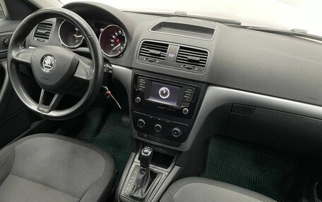 Skoda Yeti I рестайлинг, 2017 год, 1 229 000 рублей, 9 фотография
