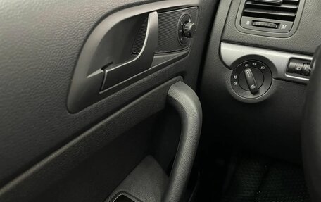 Skoda Yeti I рестайлинг, 2017 год, 1 229 000 рублей, 23 фотография