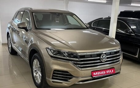 Volkswagen Touareg III, 2018 год, 4 600 000 рублей, 1 фотография