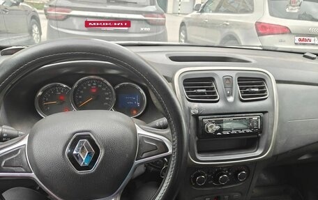 Renault Logan II, 2018 год, 230 000 рублей, 8 фотография