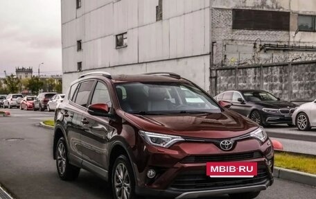 Toyota RAV4, 2018 год, 2 888 000 рублей, 8 фотография