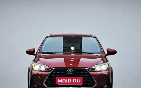 Toyota Yaris XP150 рестайлинг, 2022 год, 960 000 рублей, 2 фотография