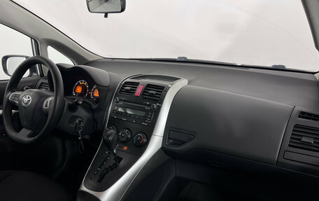 Toyota Auris II, 2011 год, 950 000 рублей, 10 фотография
