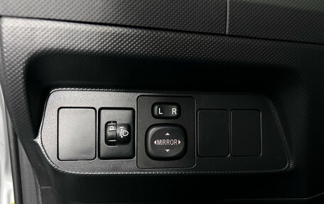 Toyota Auris II, 2011 год, 950 000 рублей, 16 фотография