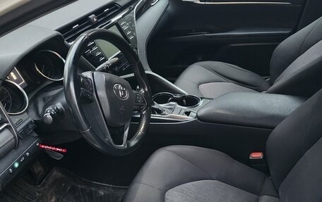 Toyota Camry, 2018 год, 1 350 000 рублей, 9 фотография